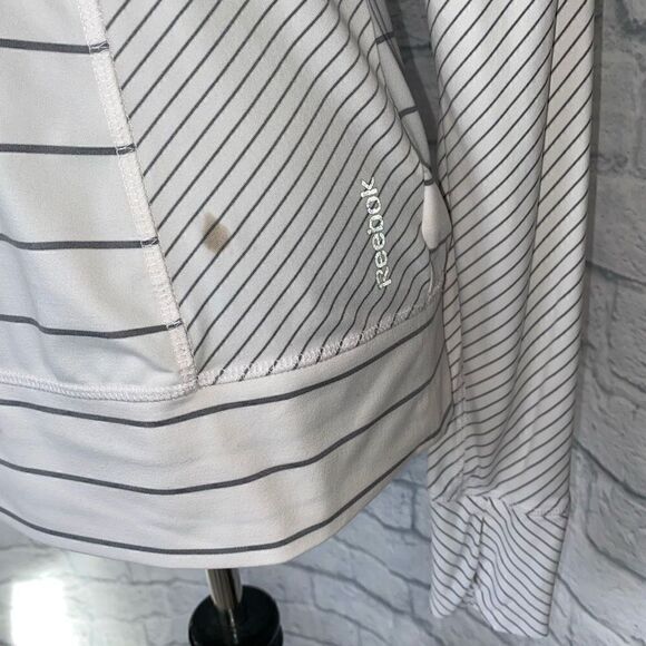 Reebok & Under Armour women S dri fit athletic shirt bundle - Picture 4 of 15